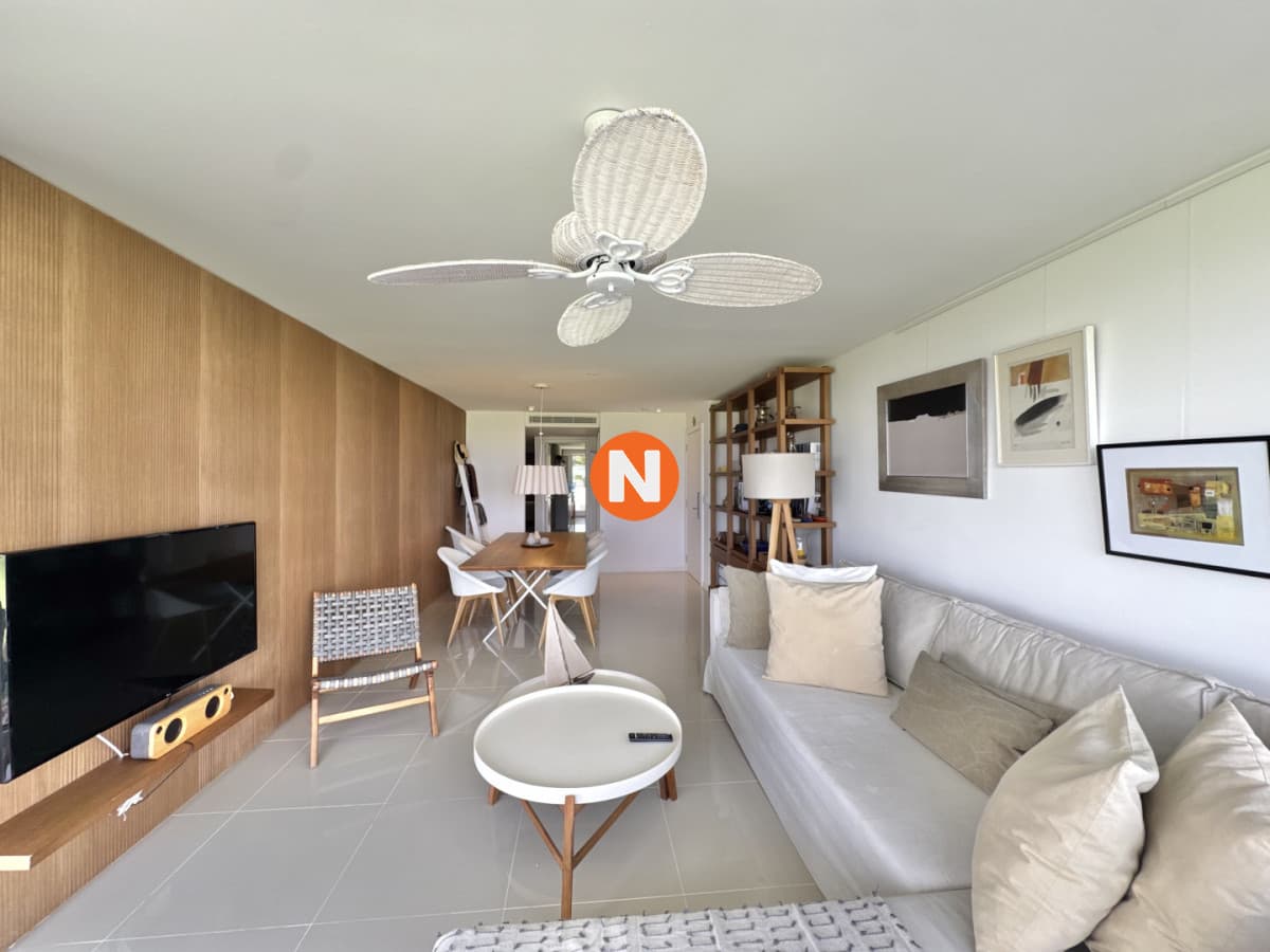 Apartamento de 3 dormitorios en Península Frente a playa Ma ...
