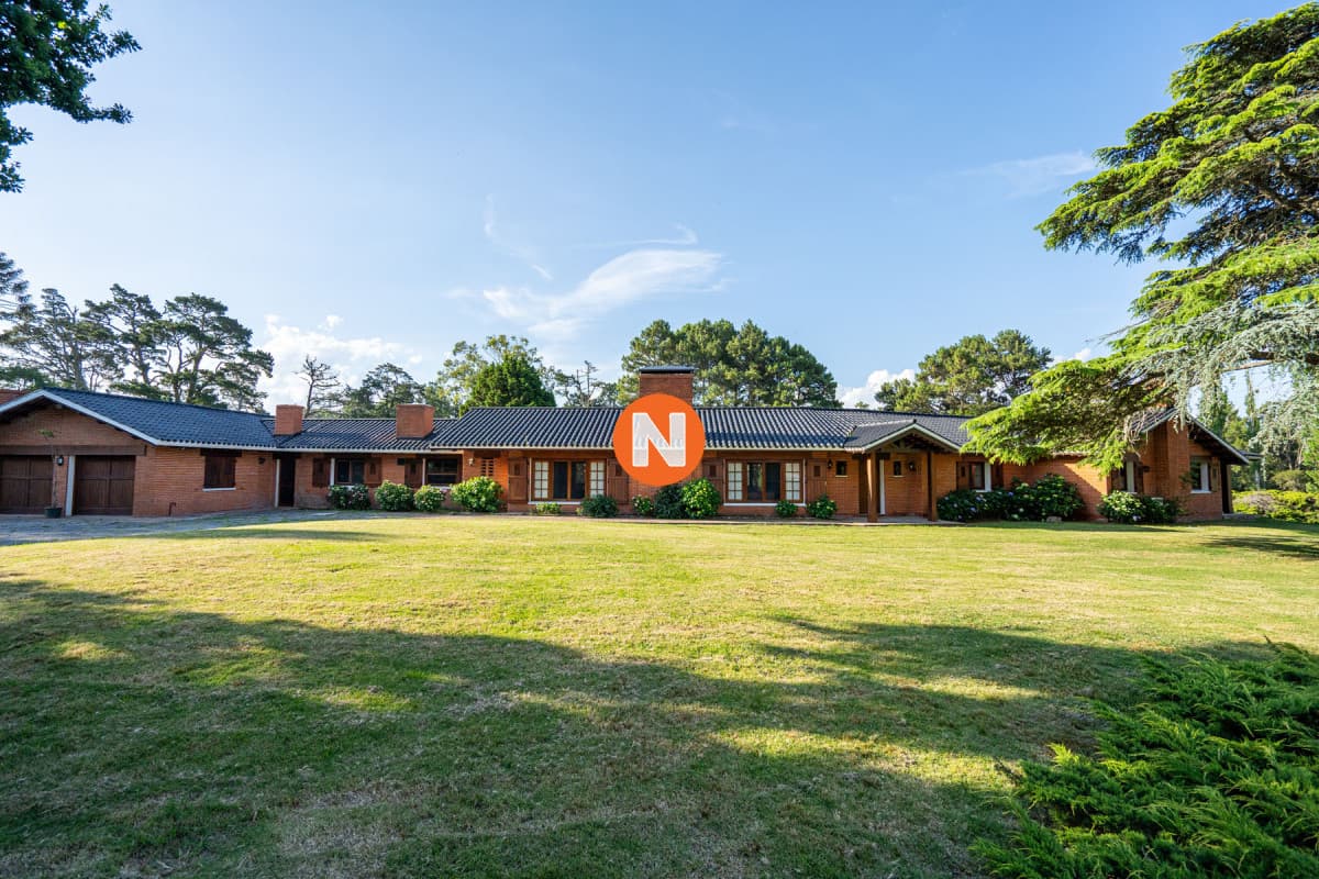 Venta de exclusiva casa en el Golf