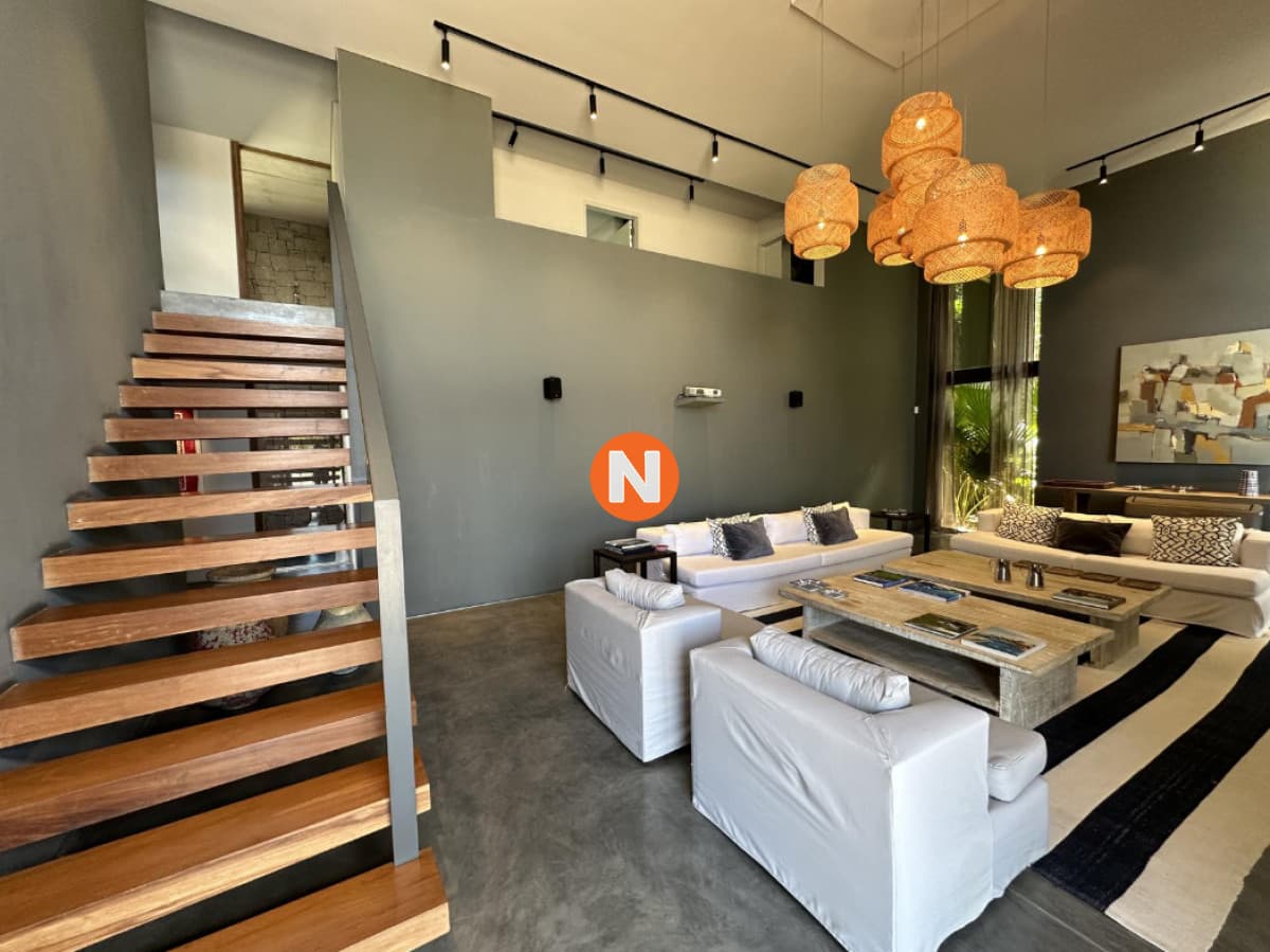 Casa, 5 dormitorios, Manantiales, En Venta