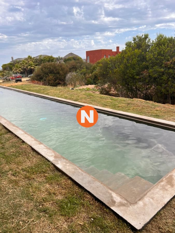 Excelente casa en Punta Piedras