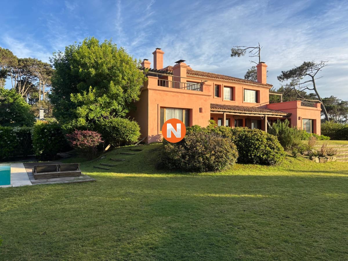 Casa en Montoya de 5 dormitorios