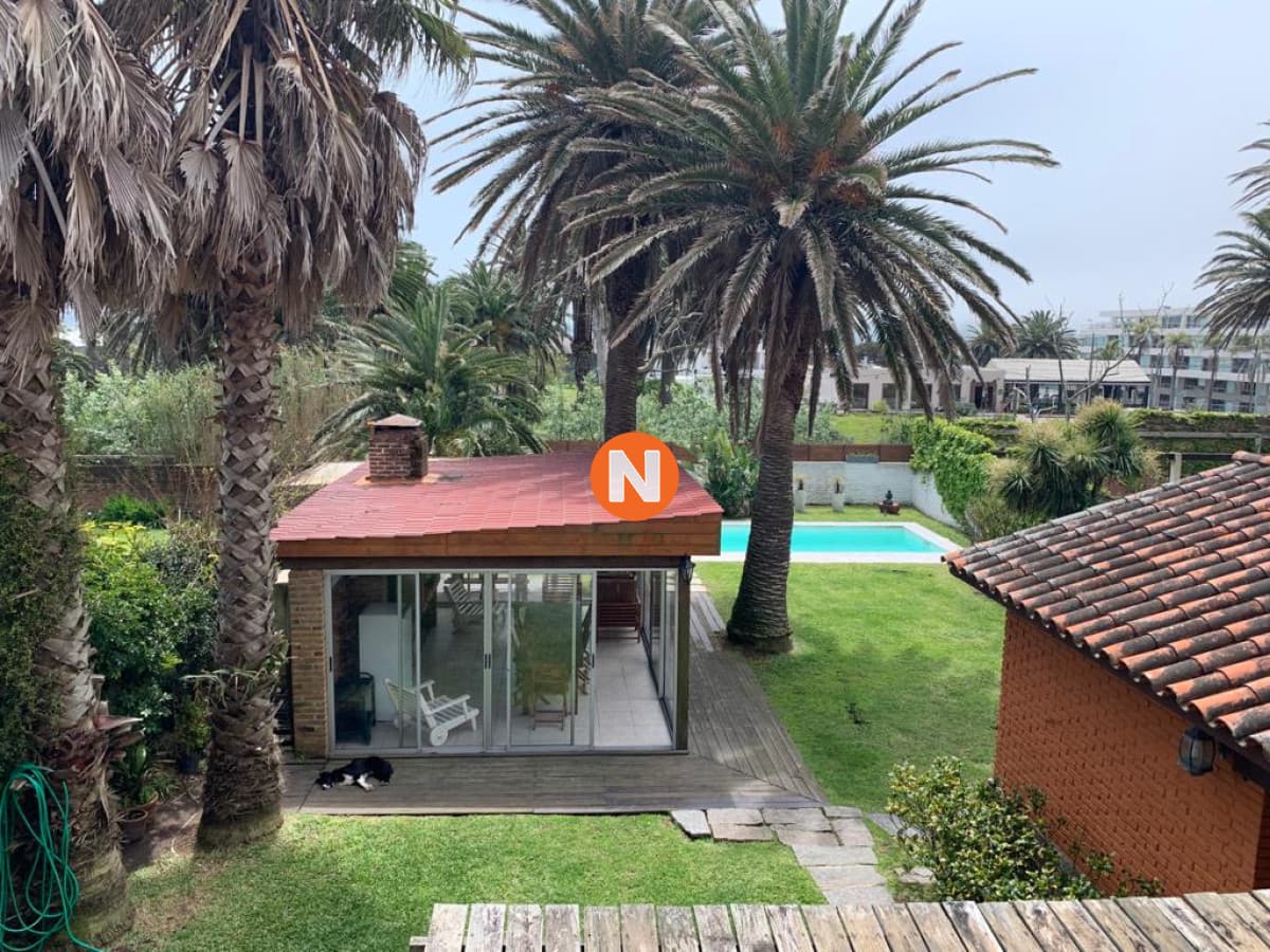 Casa en Peninsula, Punta del Este, 6 Dormitorios.