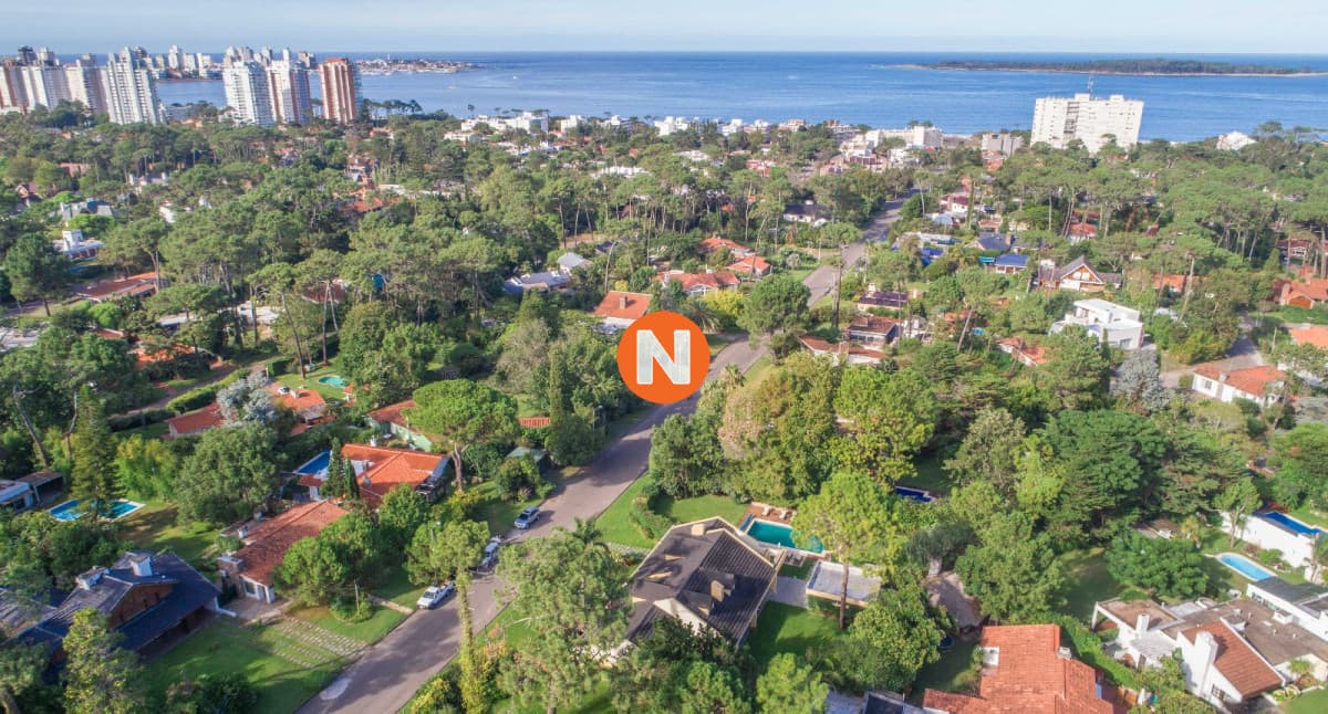 Casa en Venta y Alquiler, Mansa, Punta del Este, 6 Dormitori ...