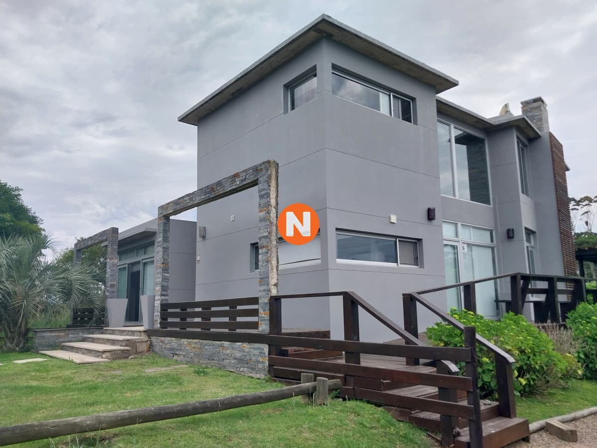Gran oportunidad en Pueblo San Vicente. EN VENTA