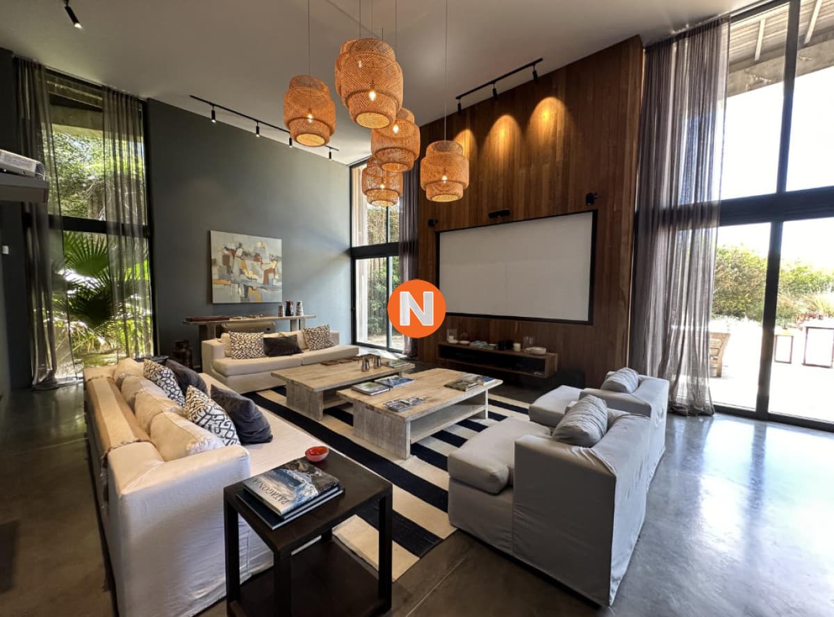 Casa, 5 dormitorios, Manantiales, En Venta