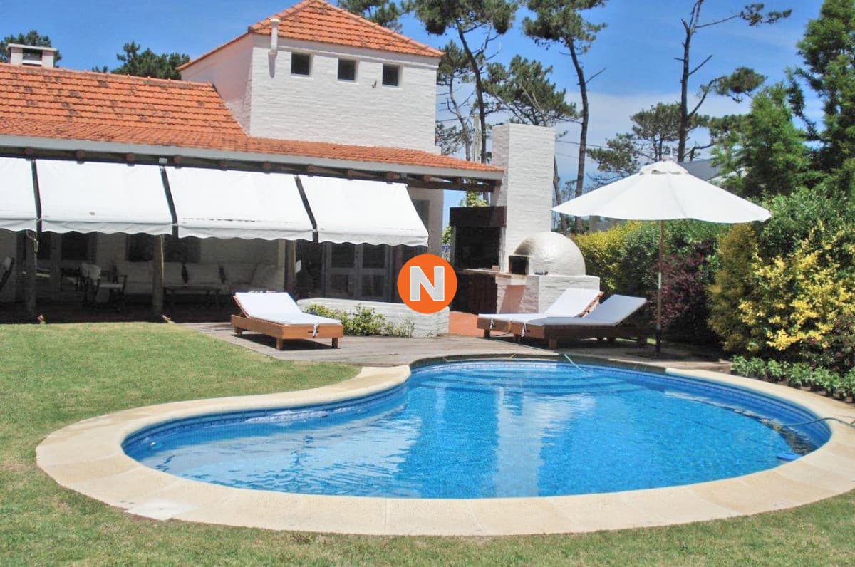 Hermosa casa en una  zona privilegiada venta y alquiler temp ...