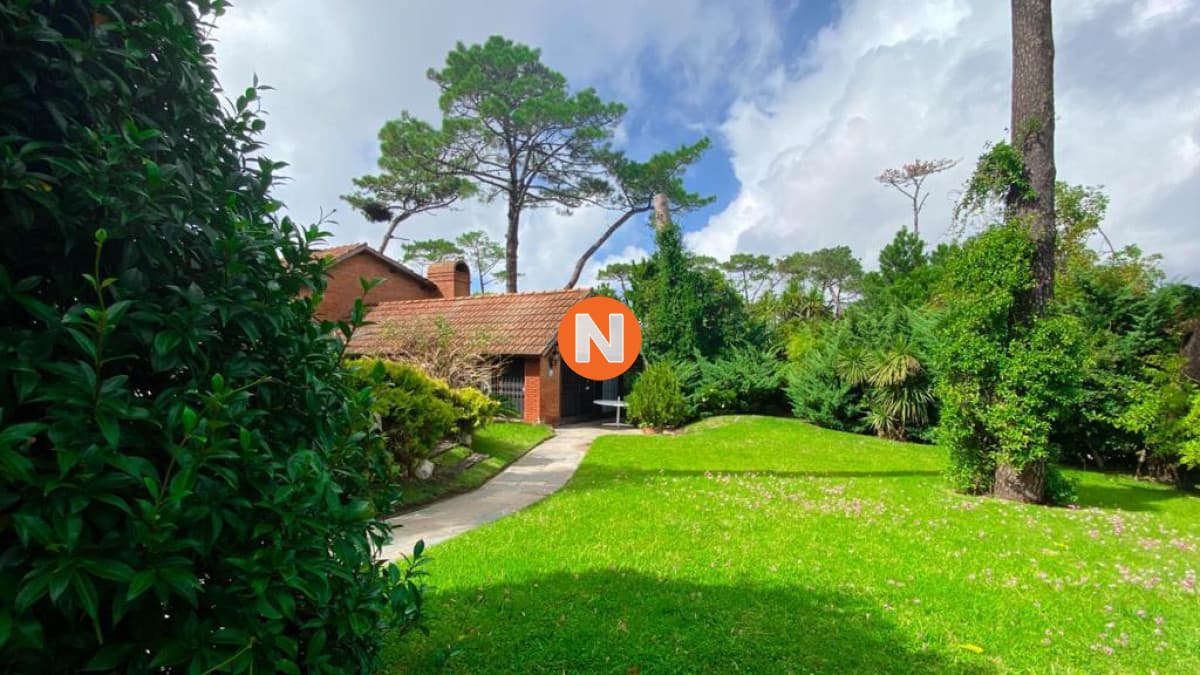 Casa en Venta y Alquiler, Mansa, Punta del Este, 4 Dormitori ...