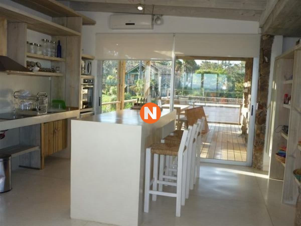 Apartamento en Venta, 4 dormitoritos, La Barra