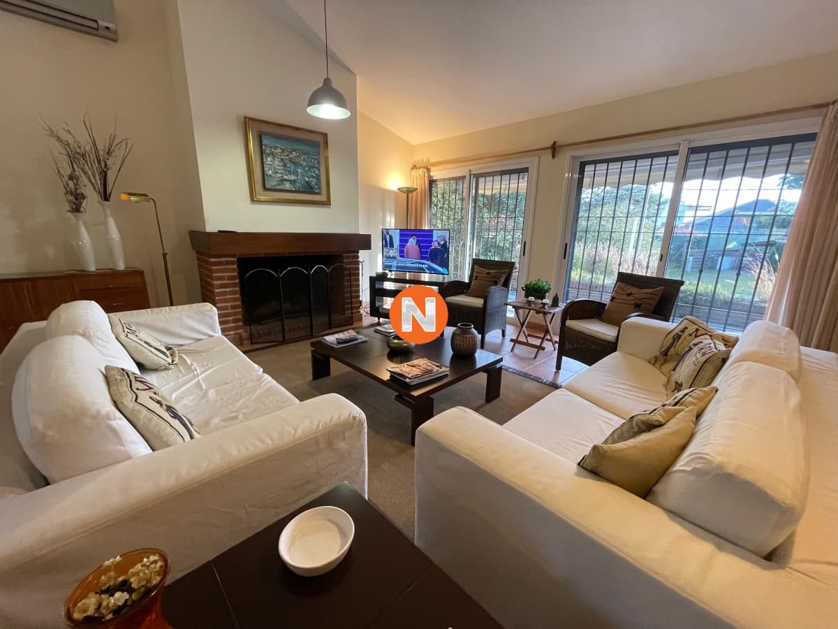 Casa en Venta y Alquiler, Mansa, Punta del Este, 4 Dormitori ...