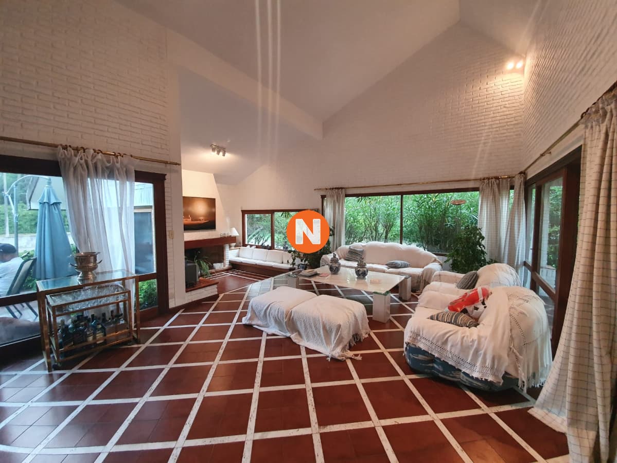 Casa en Venta y Alquiler, Lugano, Punta del Este, 4 Dormitor ...