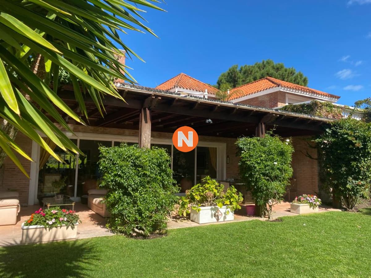 Casa para alquilar de 5 dormitorios en Punta del Este