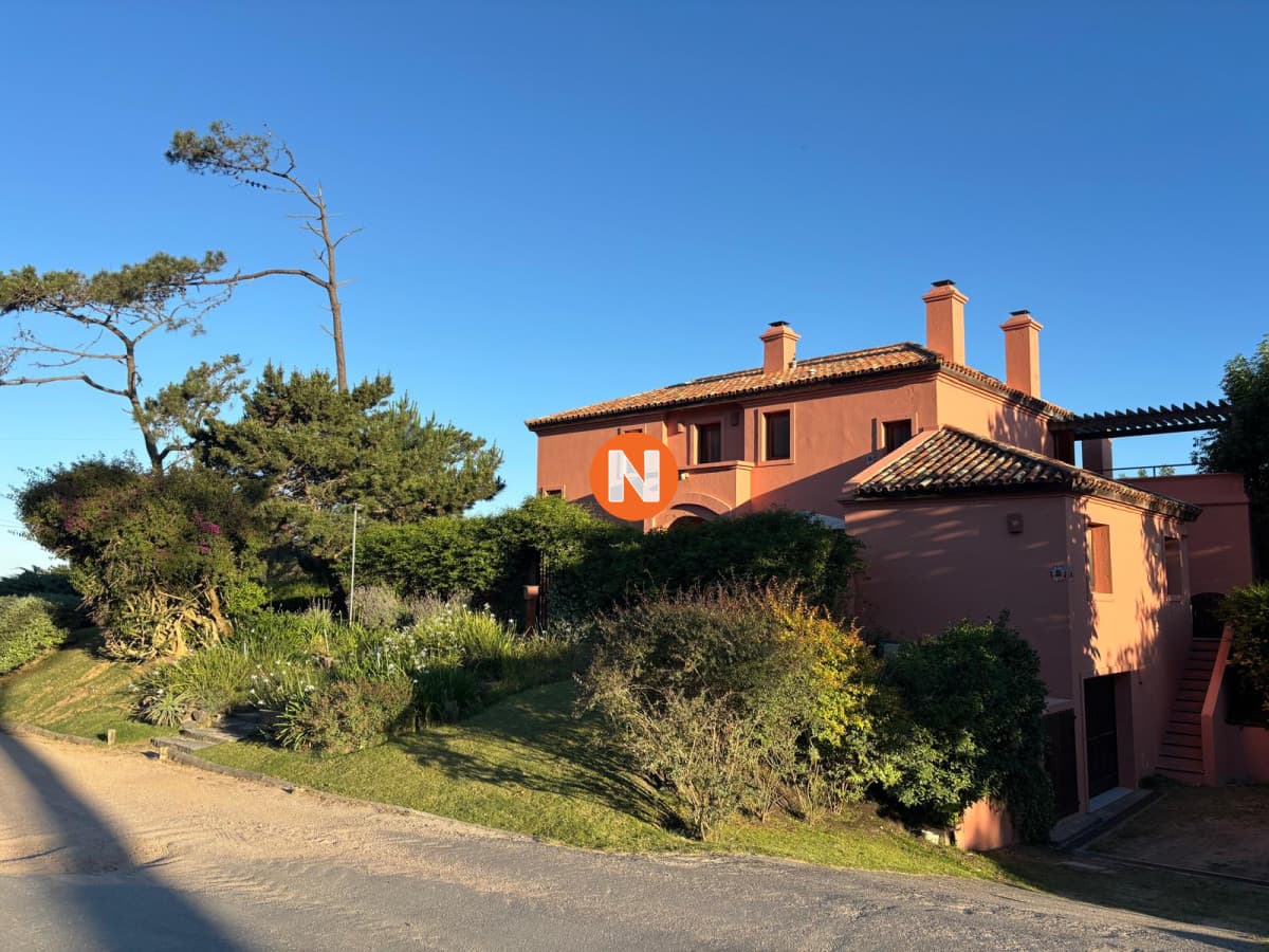 Casa en Montoya de 5 dormitorios