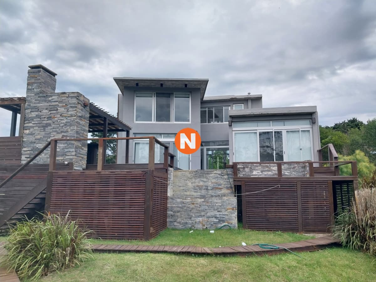 Gran oportunidad en Pueblo San Vicente. EN VENTA