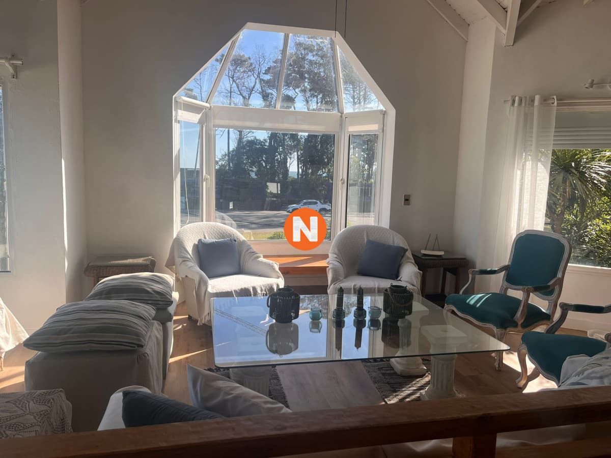 VENTA DE CASA DE 3 DORMITORIOS CON VISTA AL MAR EN PINARES P ...