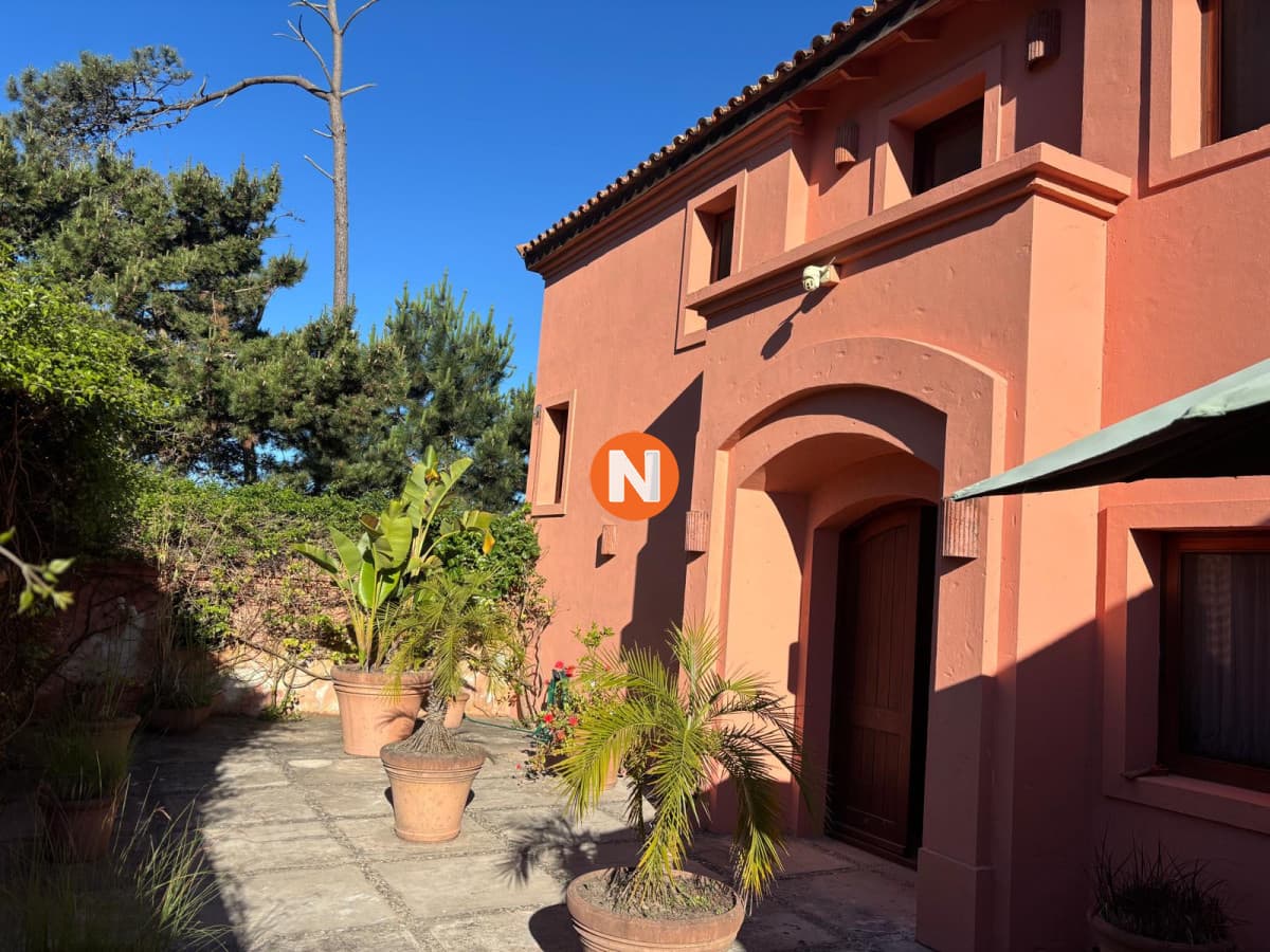 Casa en Montoya de 5 dormitorios