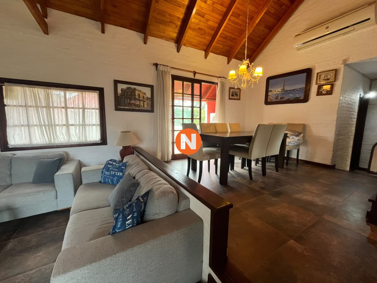 Casa en Alquiler, Pinares, Punta del Este, 4 Dormitorios.