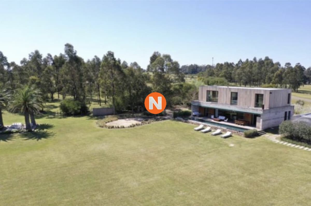 VILLA EN FASANO VENTA ESPECTACULAR RESIDENCIA