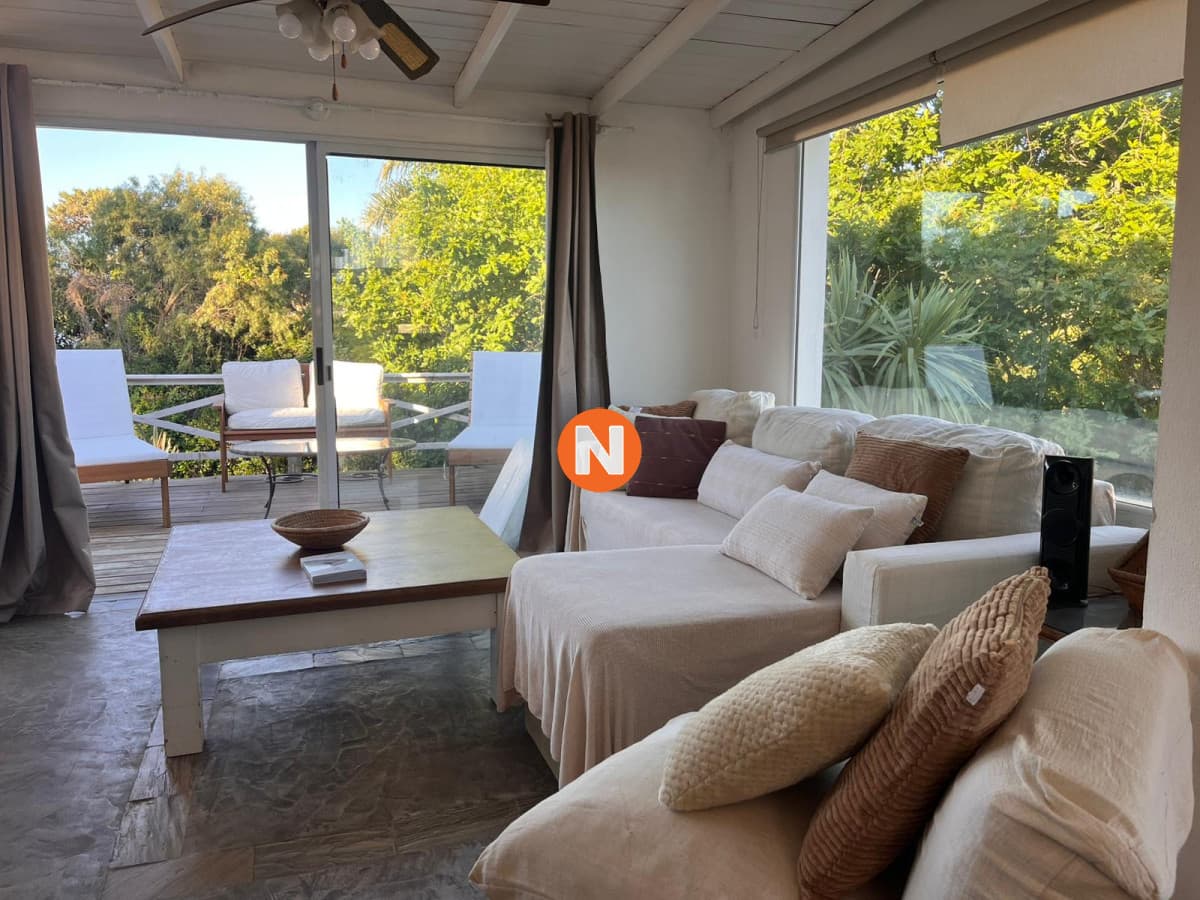 VENTA DE CASA DE 3 DORMITORIOS CON VISTA AL MAR EN PINARES P ...