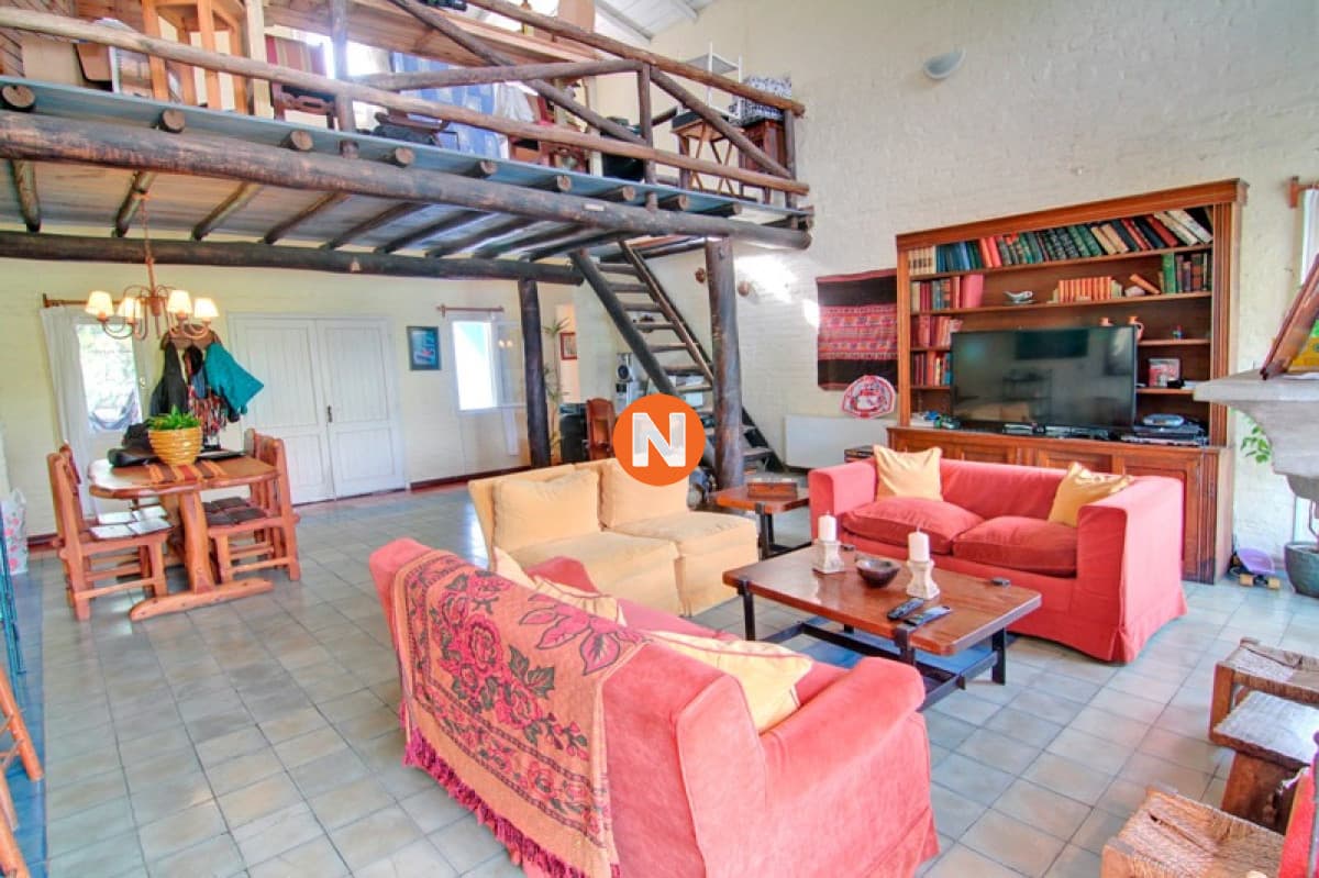 Linda casa en venta ubicada en La barra
