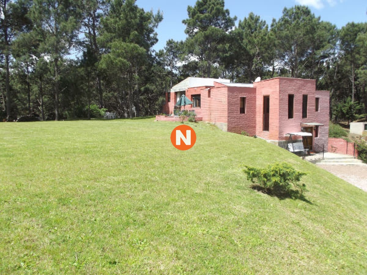 Casa en Venta y Alquiler, Club del Lago, Punta Ballena, 4 Do ...