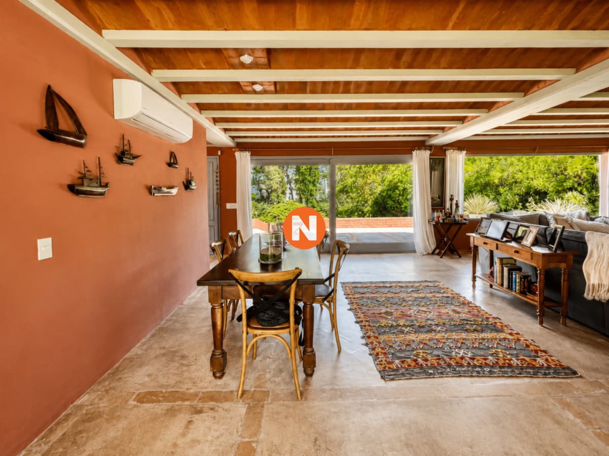 Casa en Rincón del Indio, a pasos del mar