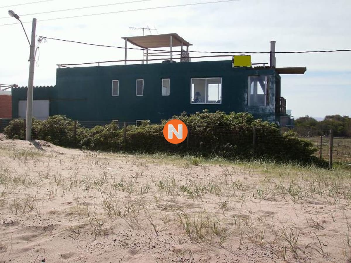 Casa en Venta, Santa Monica, Manantiales, 3 Dormitorios.