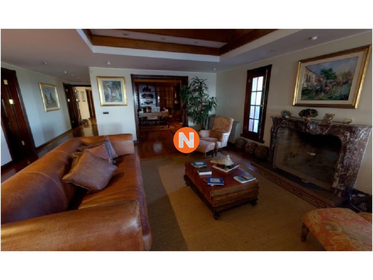 Mansion en venta en  Punta del Este, frente al mar , 7 Dormi ...