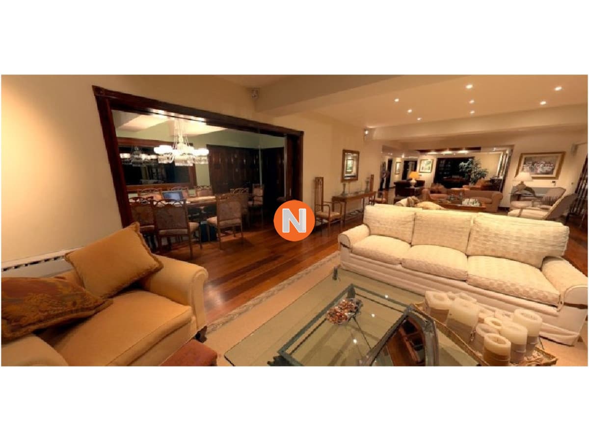 Mansion en venta en  Punta del Este, frente al mar , 7 Dormi ...