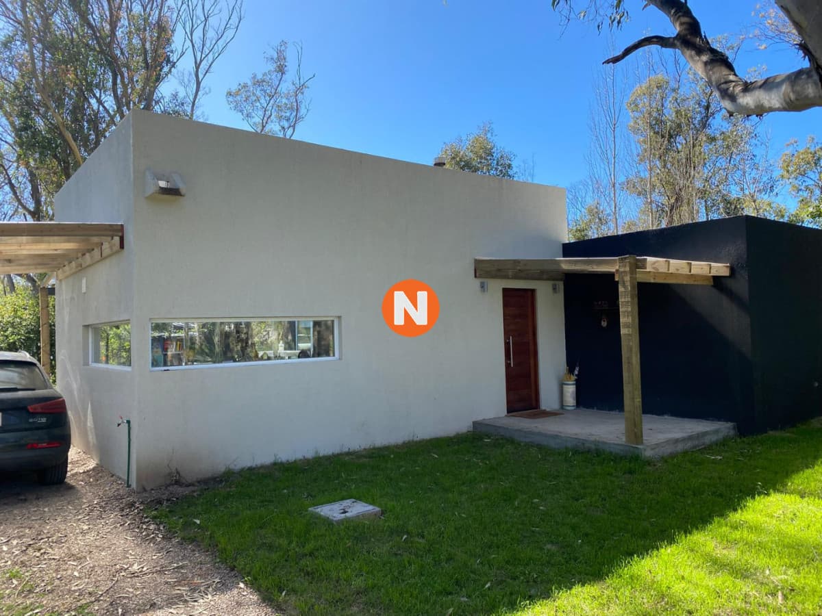 Casa en venta con Piscina y Parillero