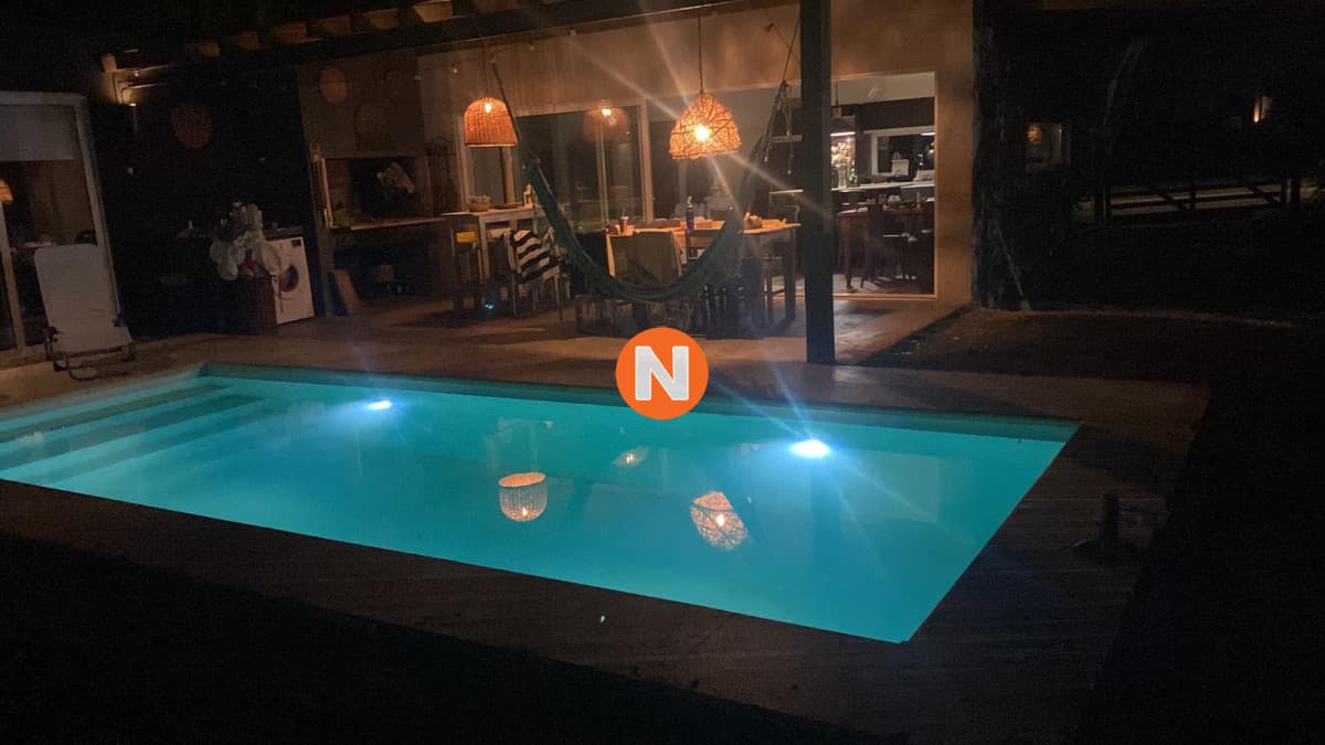 Casa en venta con Piscina y Parillero
