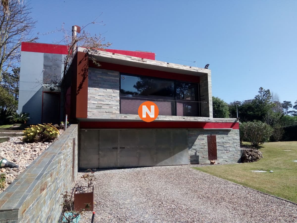 Muy linda casa en Venta, a pasos del mar, Playa Brava