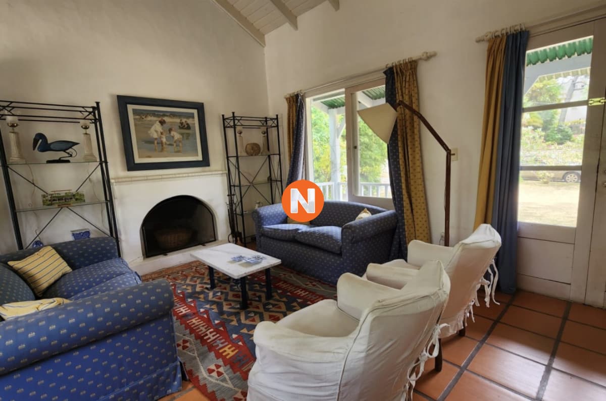 Casa en Altos de Montoya - Espacio y Comodidad