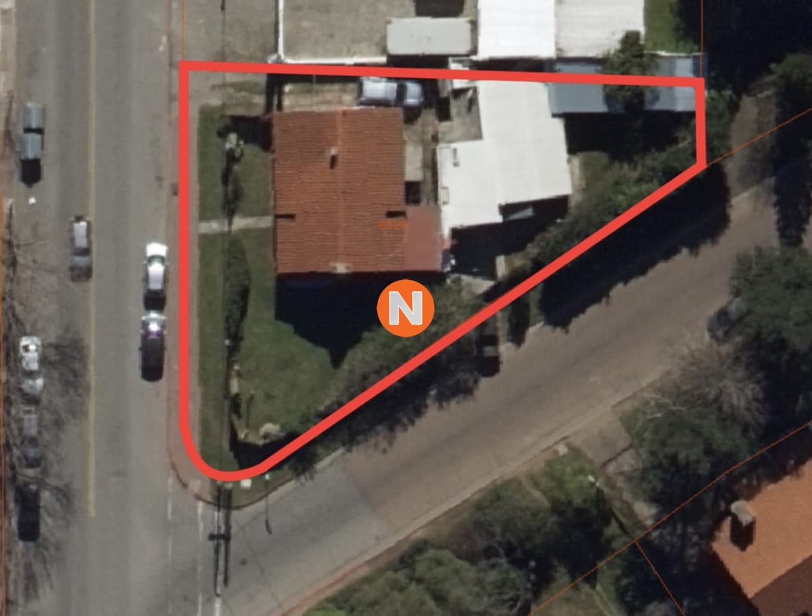 Terreno con proyecto comercial y corporativo aprobado en ubi ...