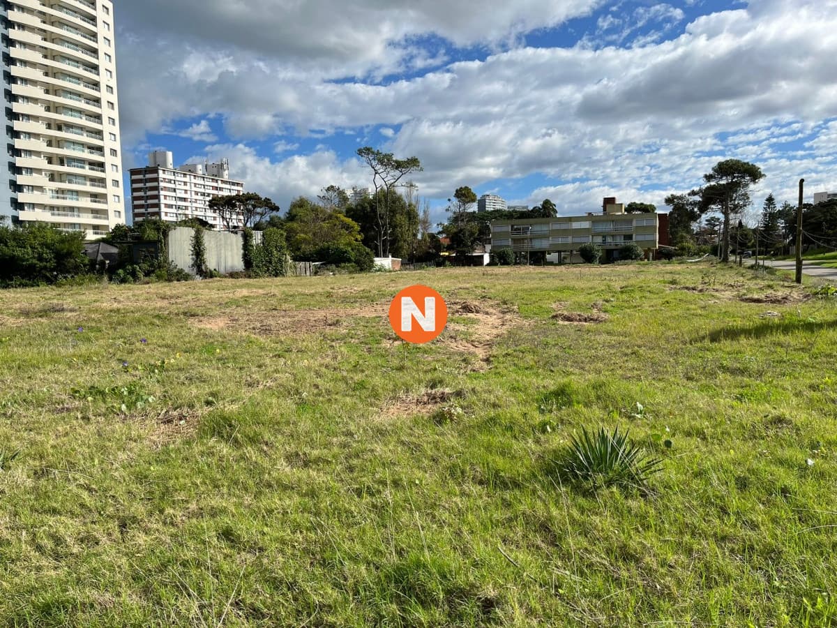 IMPRESIONANTE TERRENO DE 4857M2 PARA LA VENTA