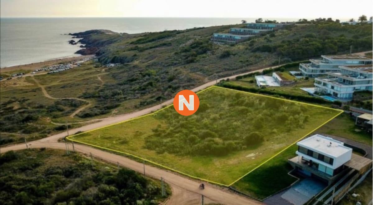 Terreno en venta en Punta Ballena!
