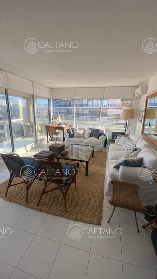 Apartamento en Peninsula,2 dormitorios con vista