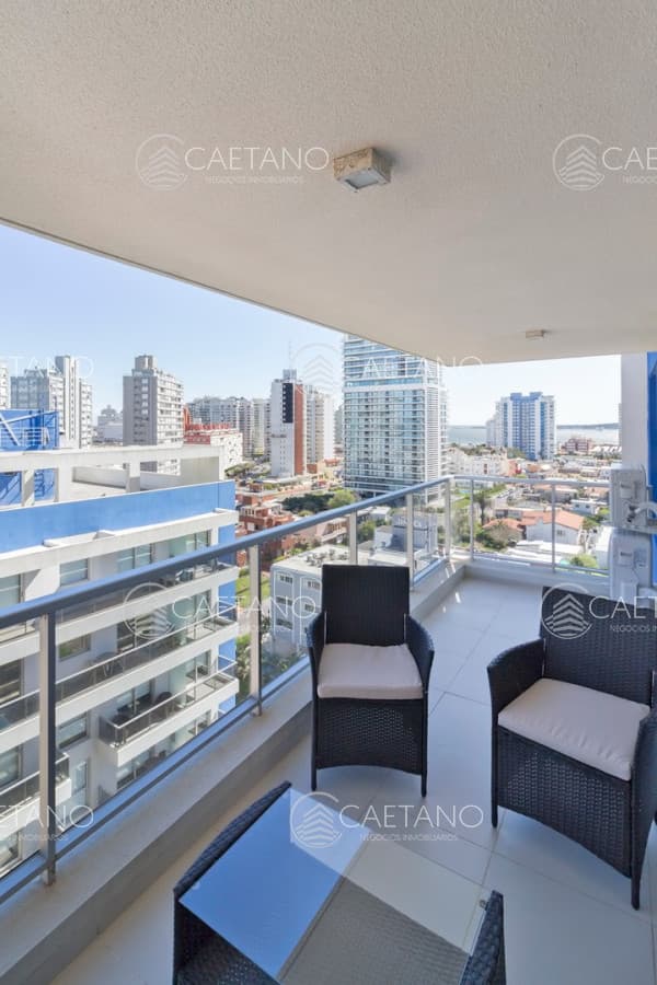 Hermoso Apartamento en torre Arenas del Mar 2
