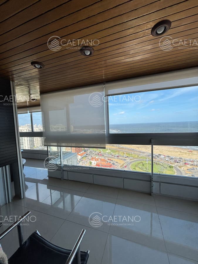 Apartamento en venta, 3 dormitorios. Primera Linea