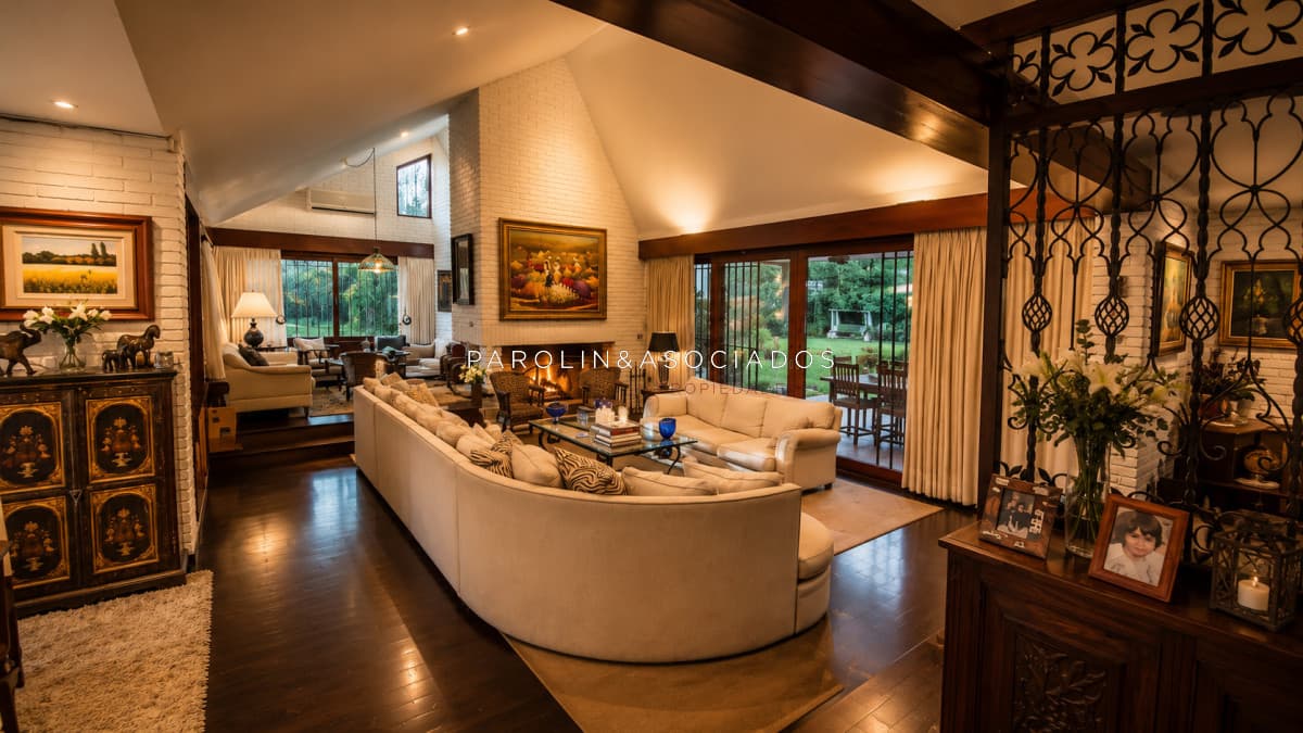 CASA EN VENTA EN MANSA PUNTA DEL ESTE 5 DORMITORIOS
