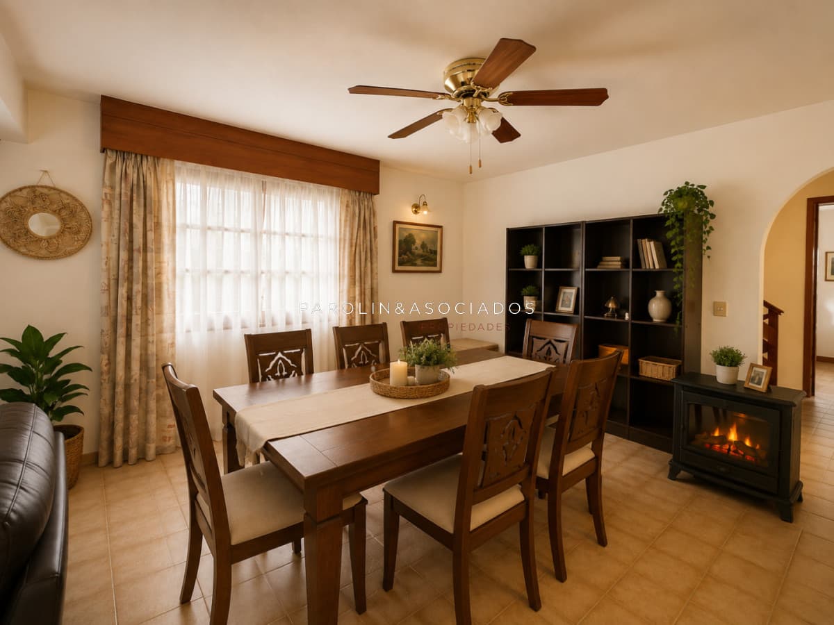 Casa de 4 dormitorios en venta en Mansa, Punta del Este.