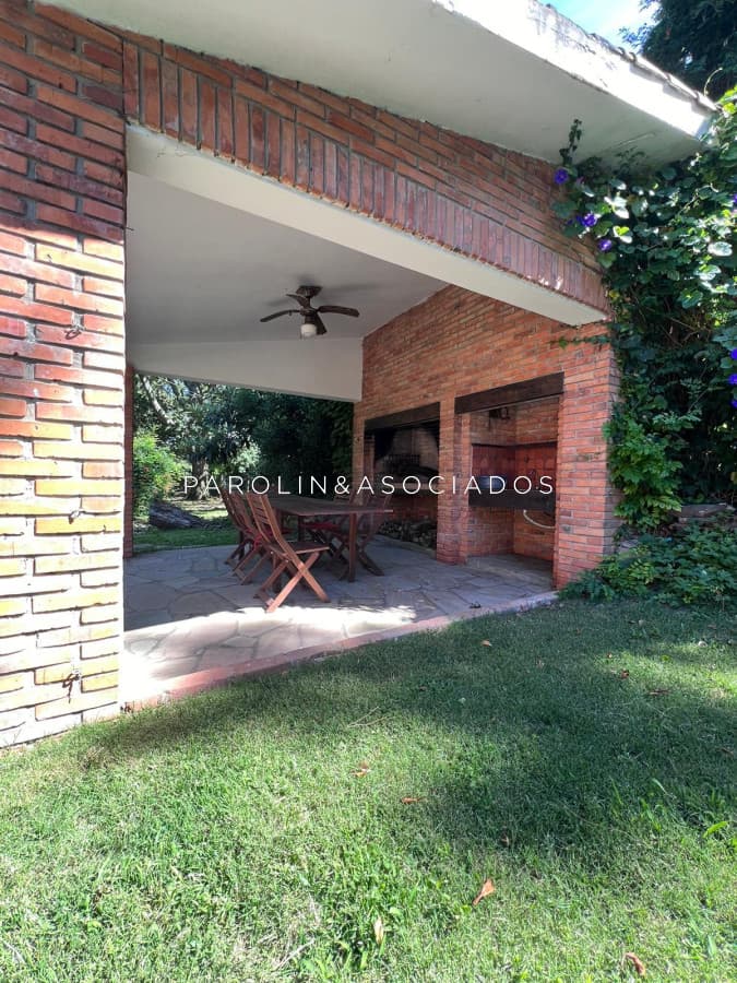 Chalet en venta de 3 dormitorios en Cantegril, Punta  del Este.