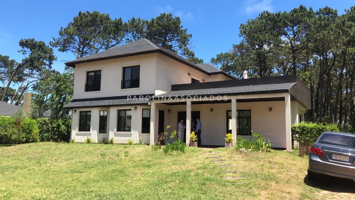 Casa en venta de 4 dormitorios en La Arbolada, Punta del Este.