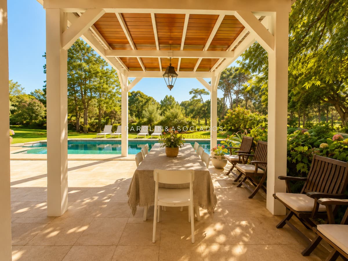 ESPECTACULAR CASA EN EL GOLF DE 5 DORMITORIOS EN VENTA