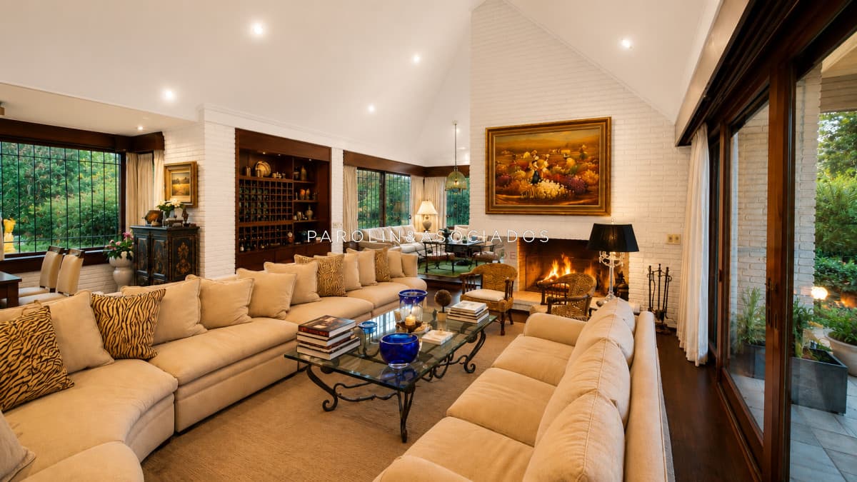 CASA EN VENTA EN MANSA PUNTA DEL ESTE 5 DORMITORIOS