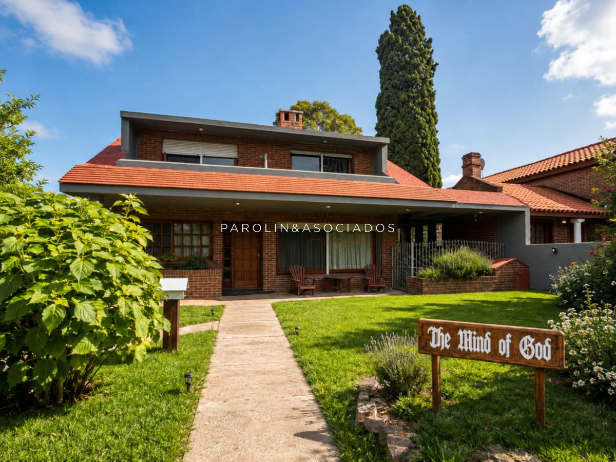 Casa de 4 dormitorios en venta en Mansa, Punta del Este.