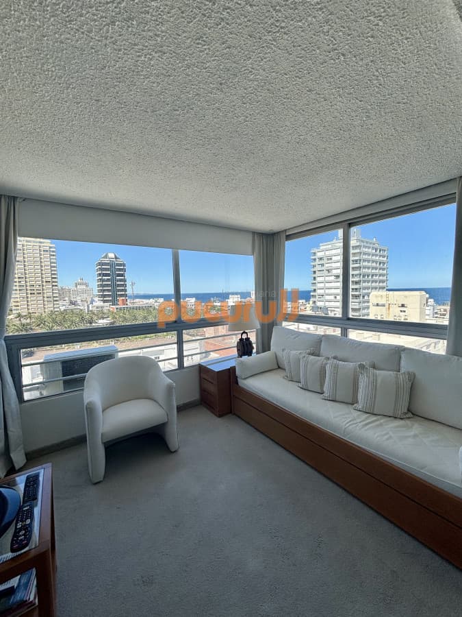 Apartamento en Venta y Alquiler, Peninsula, Punta del Este, 2 Dormitorios.