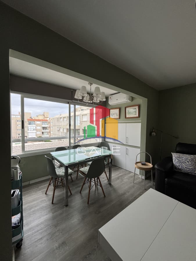 Gale Propiedades & Escribanía Apartamento ID.4747 - OPORTUNIDAD en Península con Cochera Techada, 1 y medio dormitorios