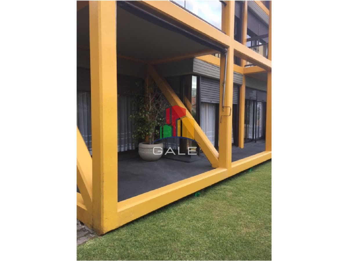 Apartamento en Venta y Alquiler, Peninsula, Punta del Este, 3 Dormitorios.  -