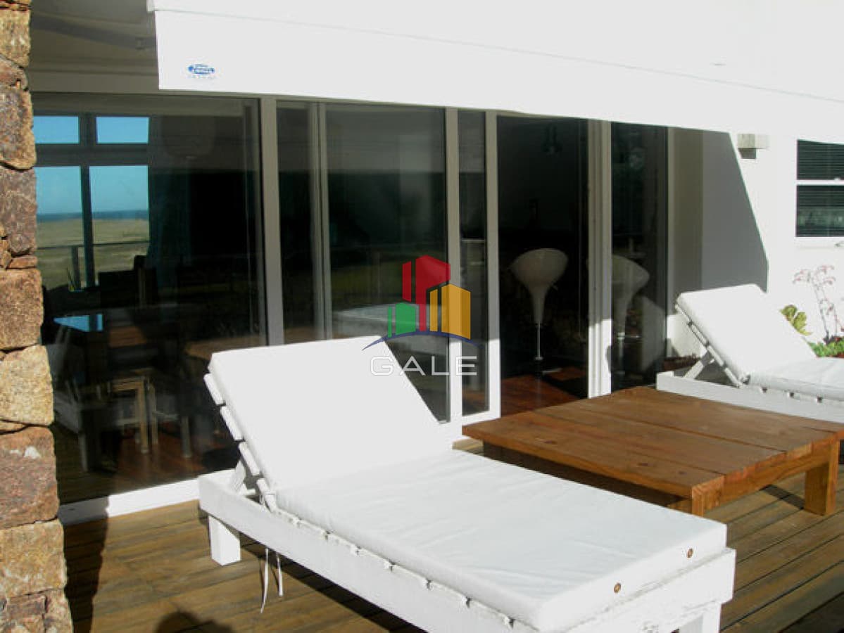 Gale Propiedades & Escribanía Casa ID.4542 - Casa en Venta, Santa Mónica, Manantiales, 4 Dormitorios.