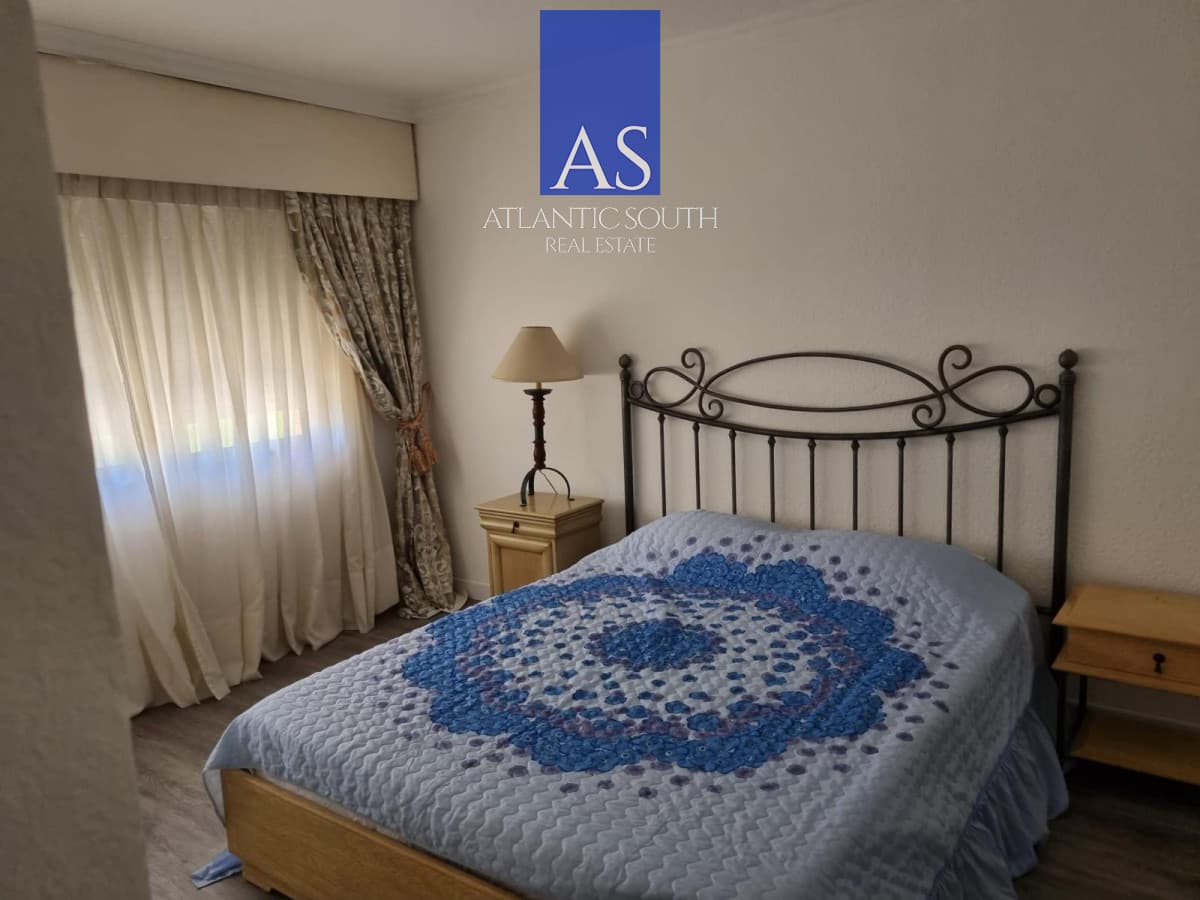 Apartamento 3 dormitorios con terraa y garage Playa Mansa